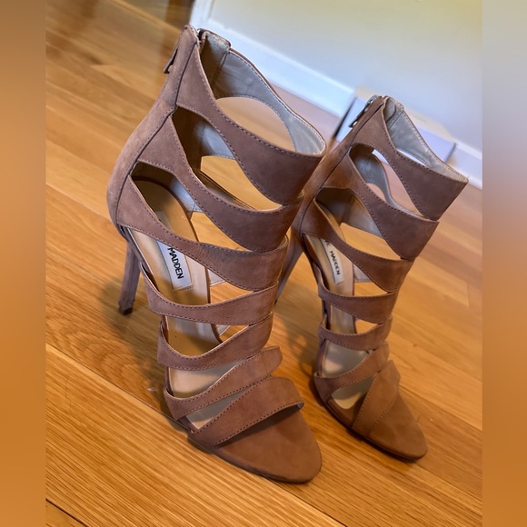 Steve Madden NUBUCK LEATHER Tan Cut-Out Heels Sz 8 - Picture 4 of 10